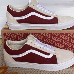 Vans Men’s Old Skool
Canvas/Suede Fired Brick
VN0007NTZHG
Sneakers